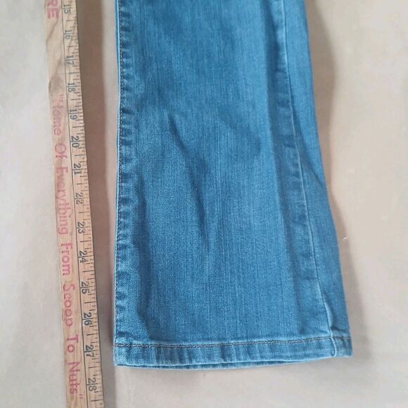 LL Bean Classic Fit Straight Leg Jeans Med Wash Womens Size 8 Classic 90s Basic - Picture 10 of 13